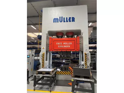 PRESSA IDRAULICA 800 TON